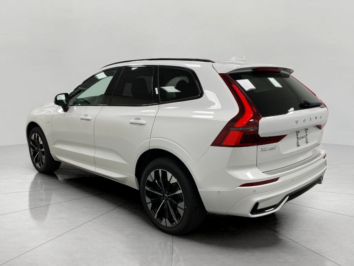 2026 Volvo XC60 Plug-In Hybrid T8 AWD Plus