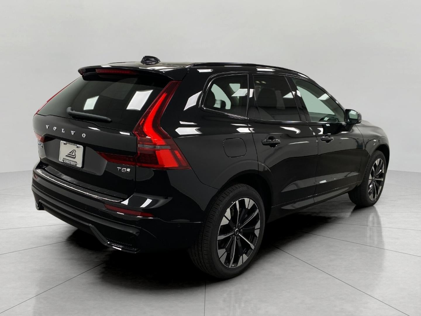 2026 Volvo XC60 Plug-In Hybrid T8 AWD Ultra
