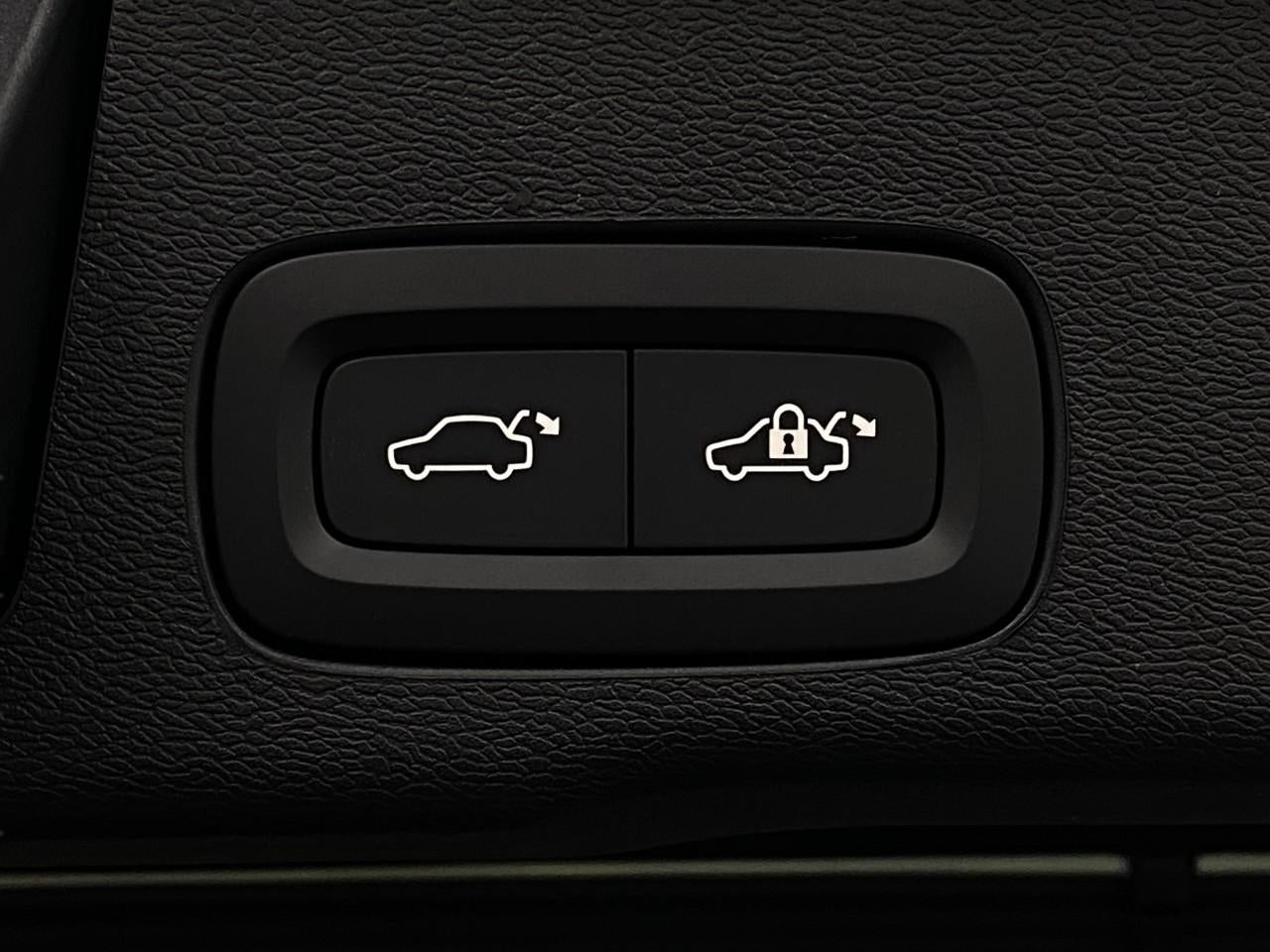 2026 Volvo XC60 Plug-In Hybrid T8 AWD Ultra
