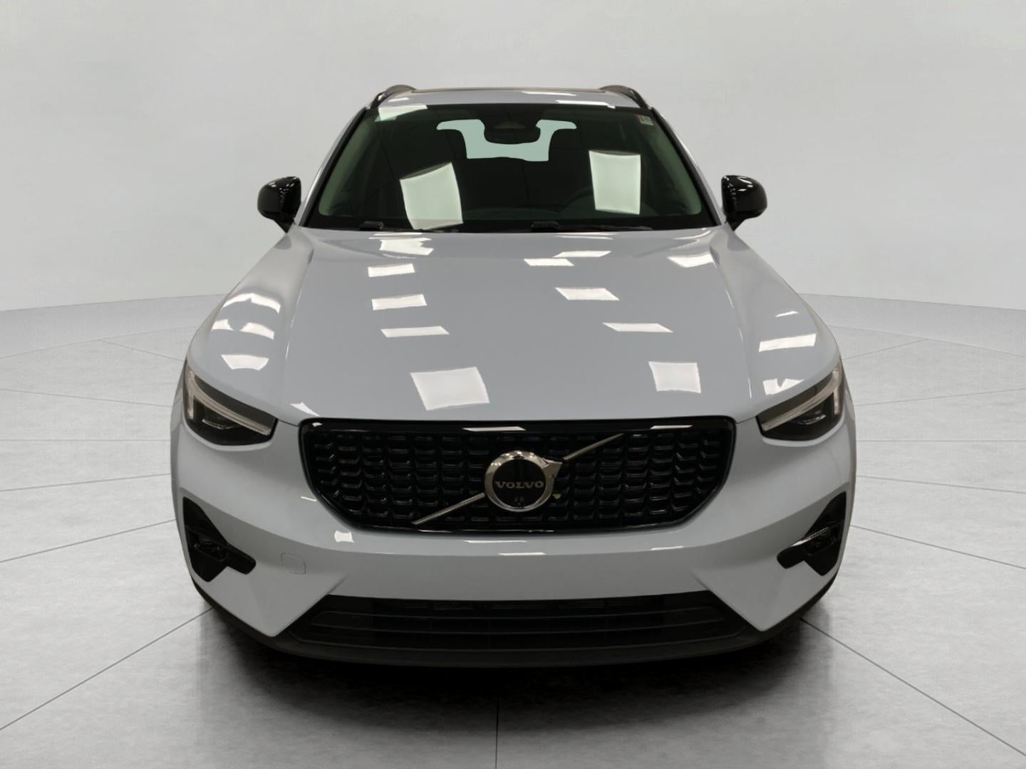 2026 Volvo XC40 B5 AWD Plus