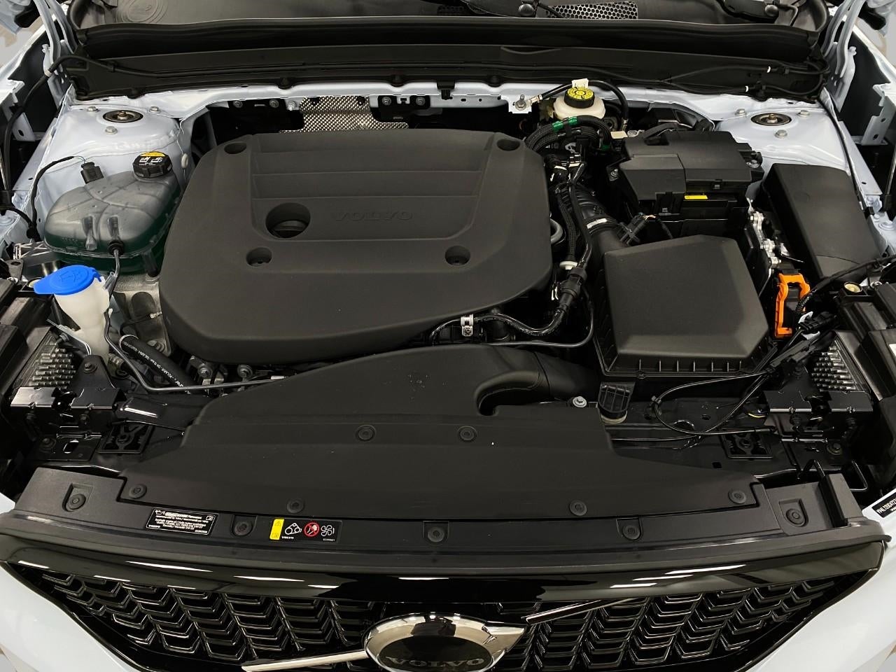 2026 Volvo XC40 B5 AWD Plus