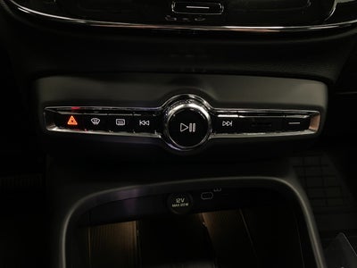 2026 Volvo XC40 B5 AWD Plus