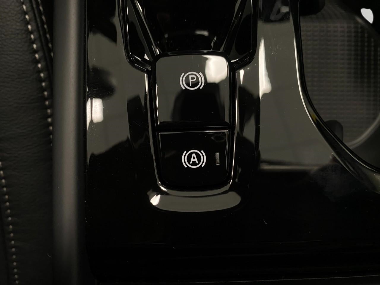 2026 Volvo XC40 B5 AWD Plus