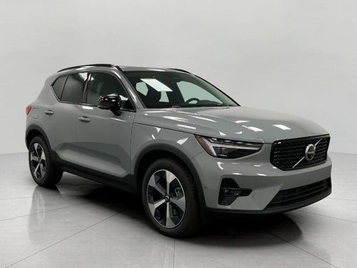 2026 Volvo XC40 B5 AWD Plus