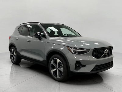 2026 Volvo XC40 B5 AWD Plus