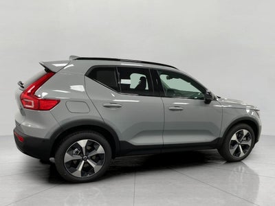 2026 Volvo XC40 B5 AWD Plus