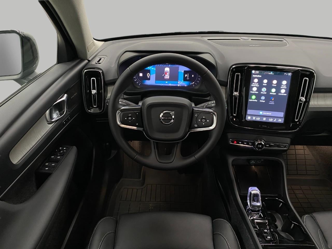 2026 Volvo XC40 B5 AWD Plus