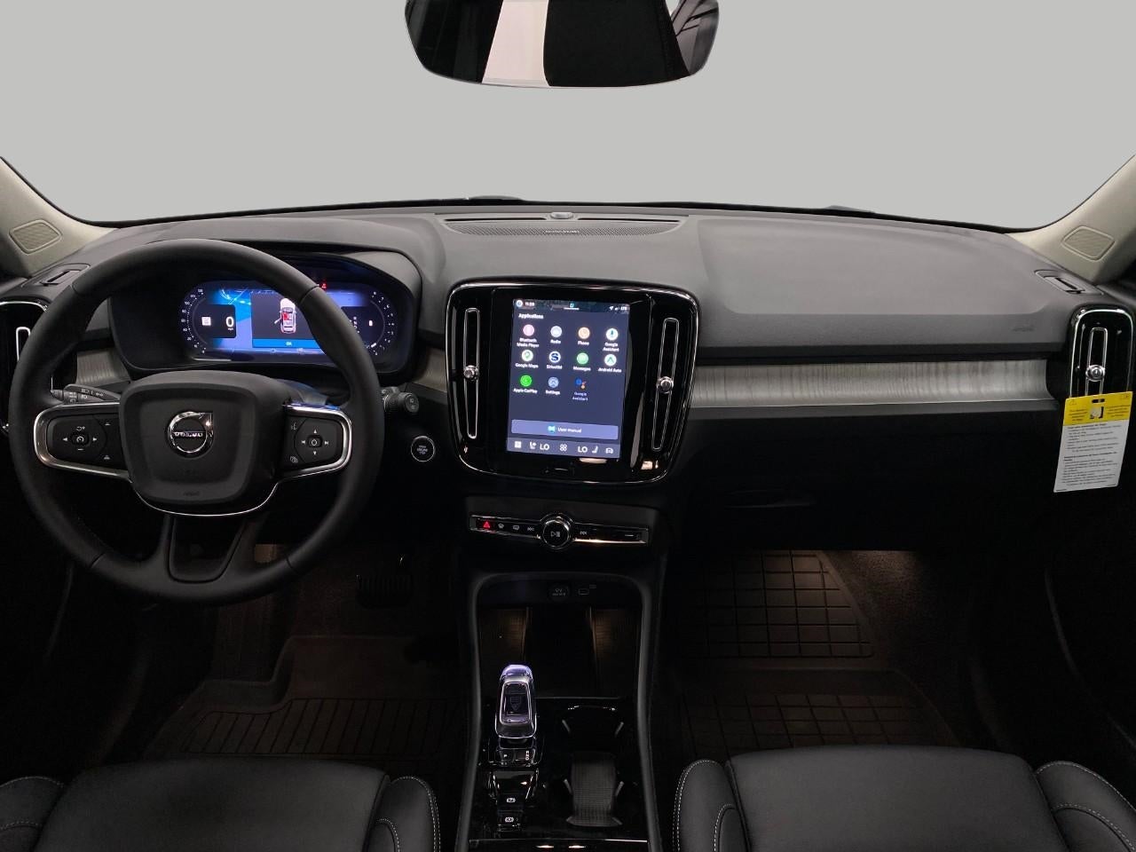 2026 Volvo XC40 B5 AWD Plus