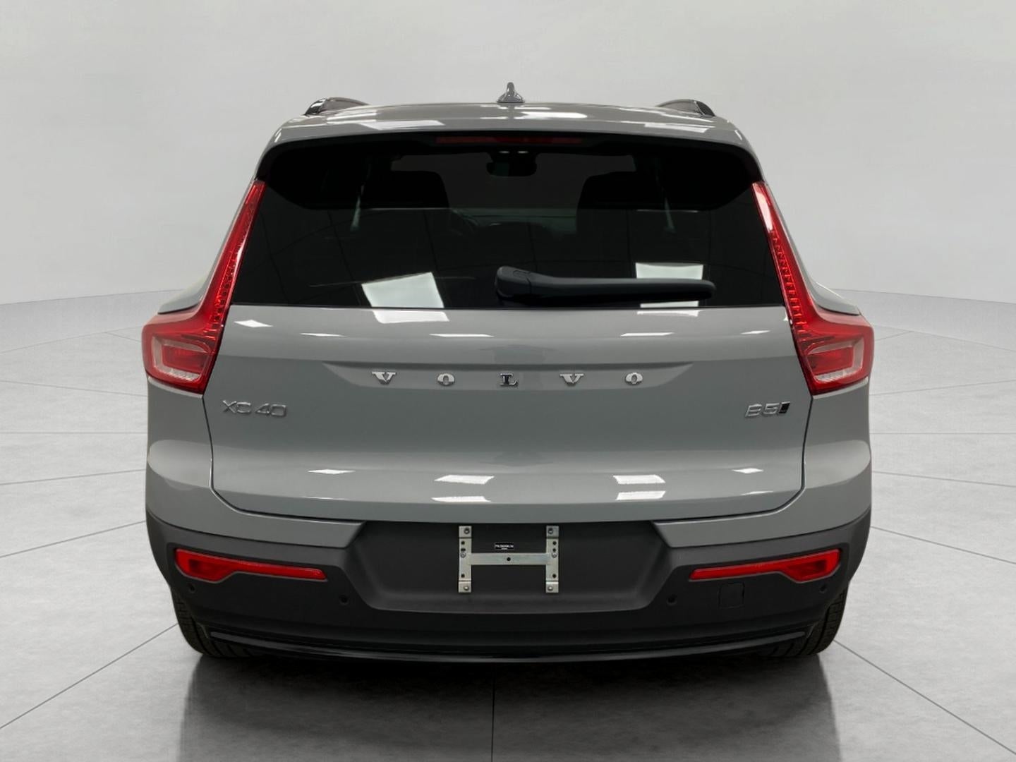 2026 Volvo XC40 B5 AWD Plus