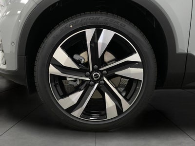 2026 Volvo XC40 B5 AWD Plus