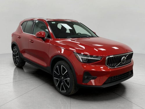 2025 Volvo XC40 B5 AWD Ultra Bright Theme