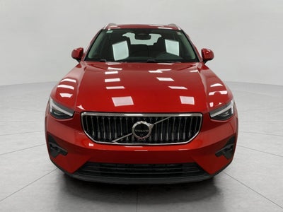 2025 Volvo XC40 B5 AWD Ultra Bright Theme