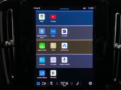 2025 Volvo XC40 B5 AWD Ultra Bright Theme