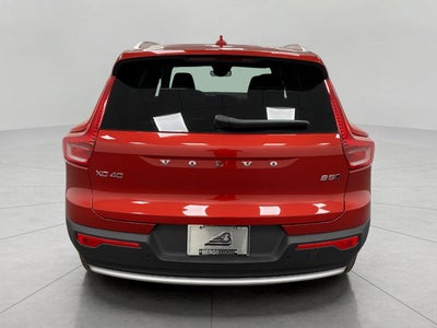 2025 Volvo XC40 B5 AWD Ultra Bright Theme