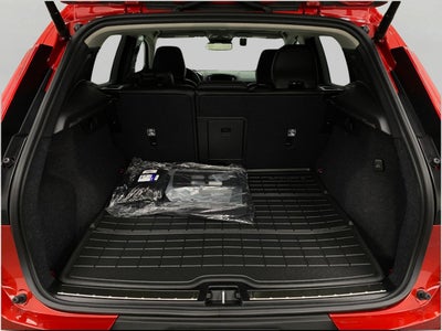 2025 Volvo XC40 B5 AWD Ultra Bright Theme