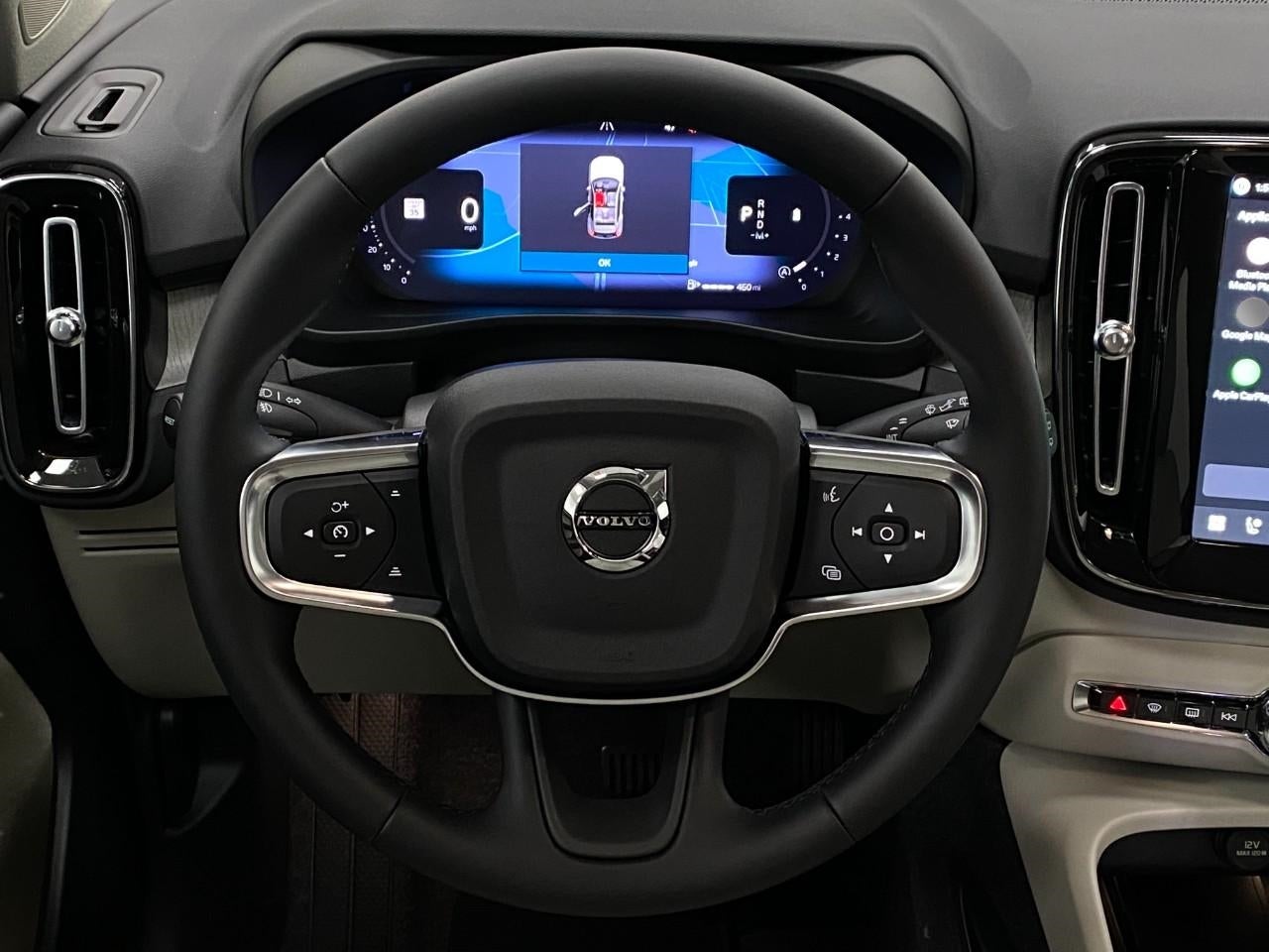 2026 Volvo XC40 B5 AWD Ultra