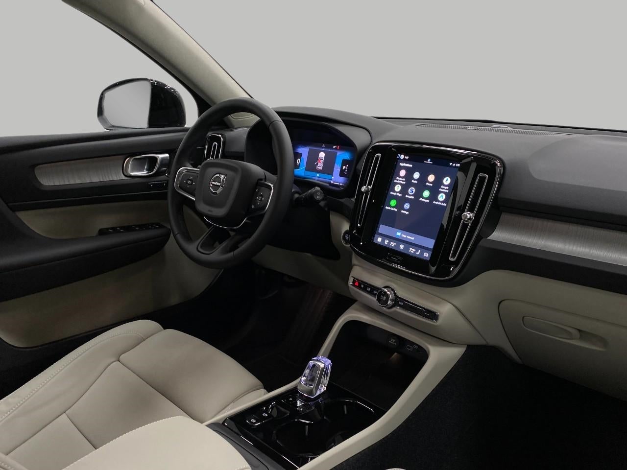 2026 Volvo XC40 B5 AWD Ultra