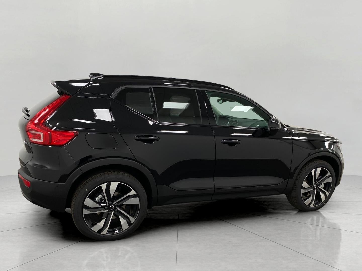 2026 Volvo XC40 B5 AWD Ultra