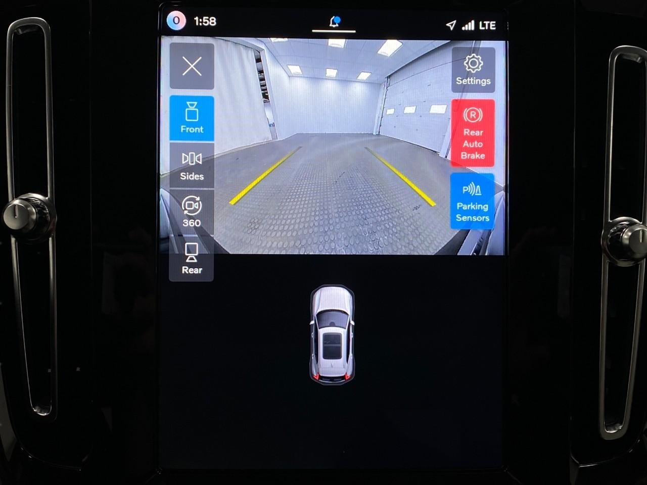 2026 Volvo XC40 B5 AWD Ultra