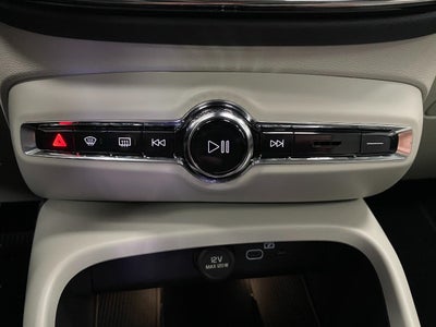 2026 Volvo XC40 B5 AWD Ultra