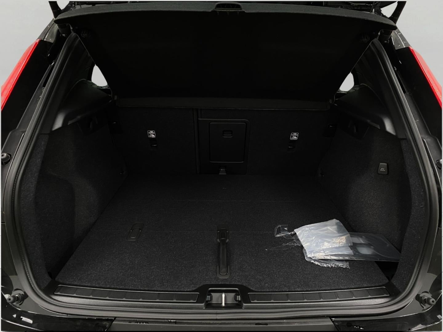 2026 Volvo XC40 B5 AWD Ultra