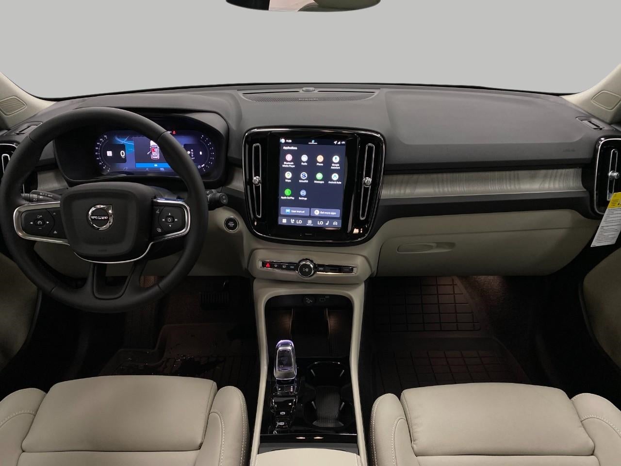 2026 Volvo XC40 B5 AWD Ultra