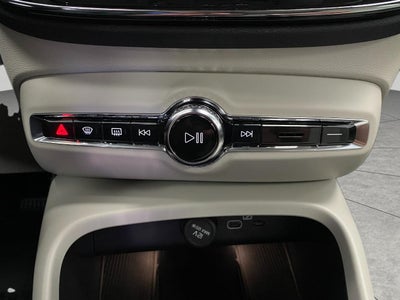 2026 Volvo XC40 B5 AWD Ultra