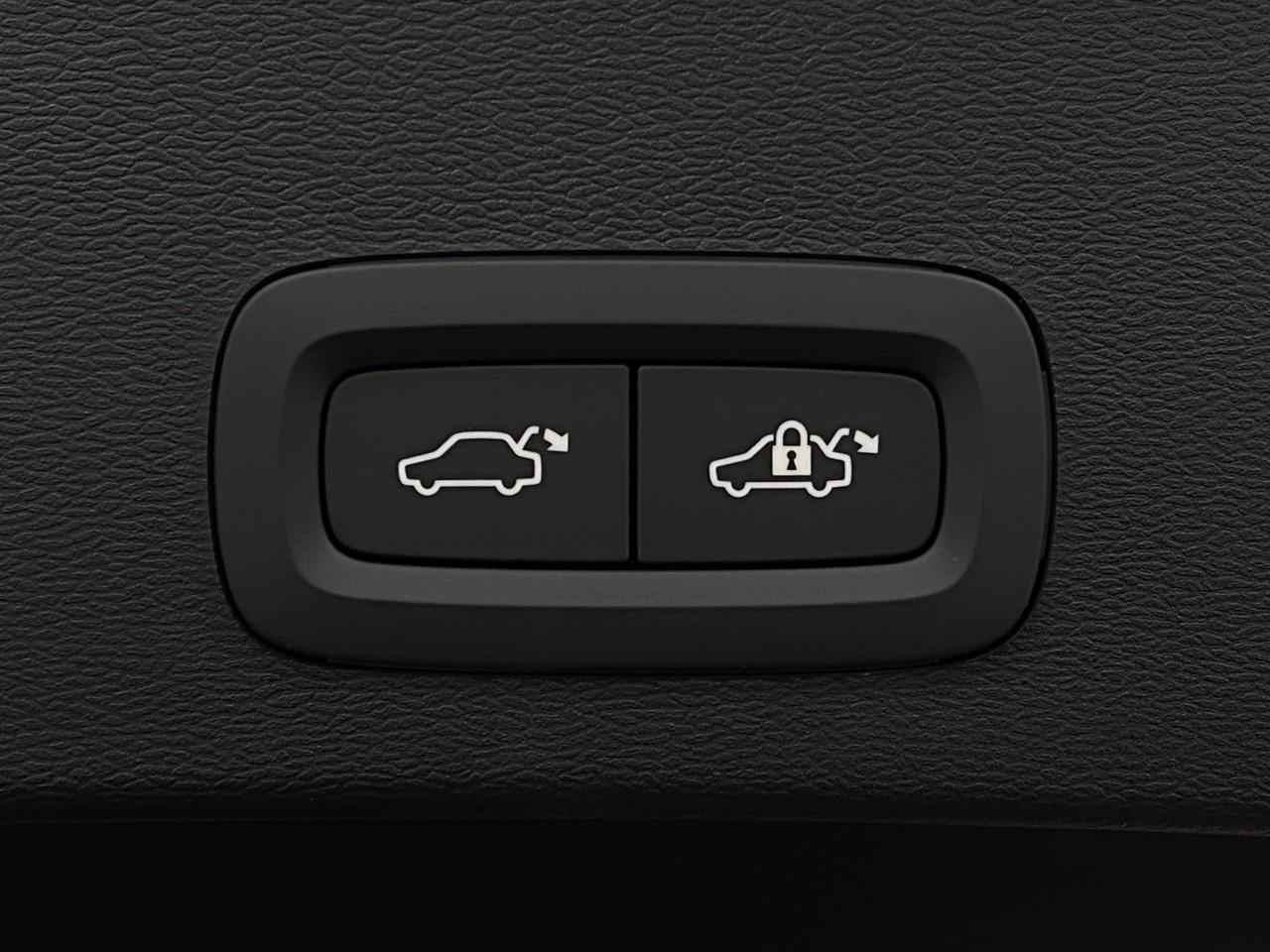 2026 Volvo XC40 B5 AWD Ultra