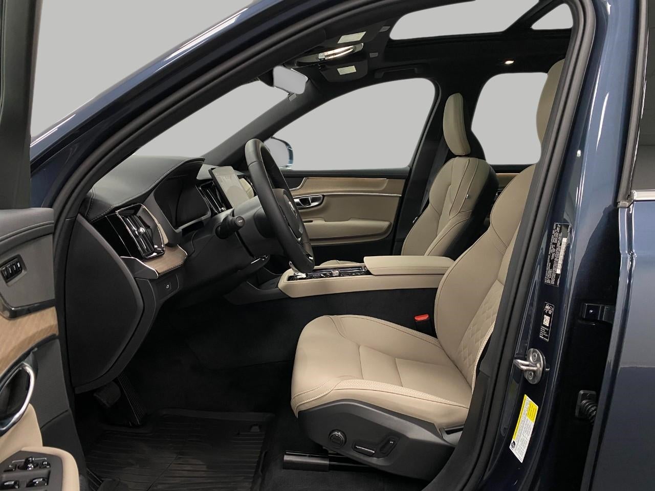 2026 Volvo XC90 B5 AWD Plus 7-Seater