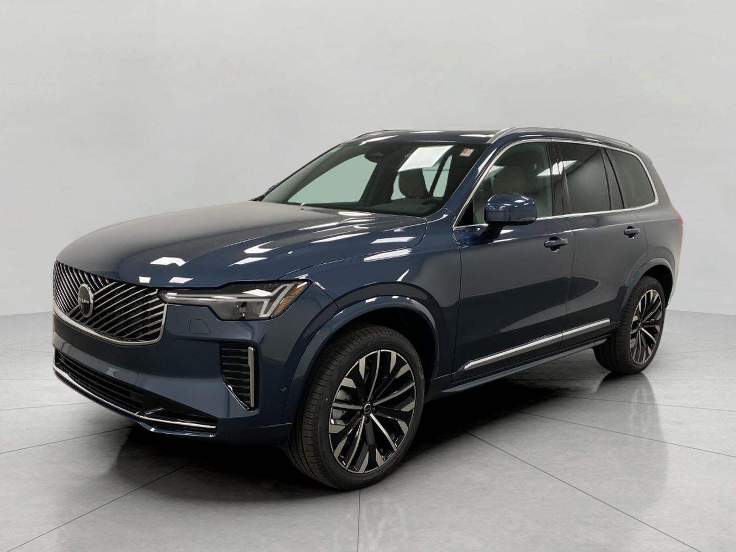 2026 Volvo XC90 B5 AWD Plus 7-Seater
