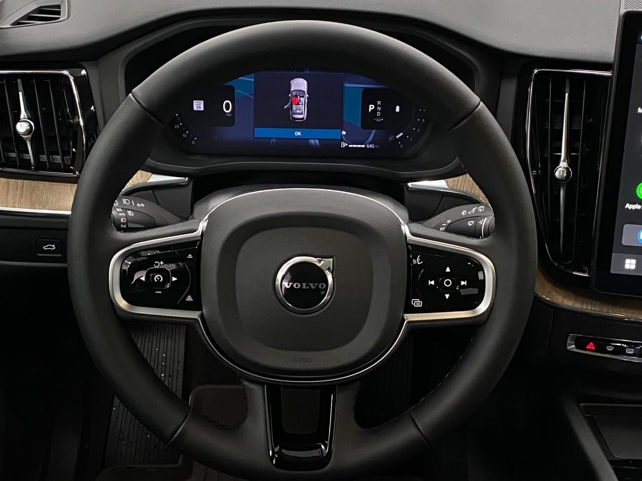 2026 Volvo XC60 B5 AWD Plus