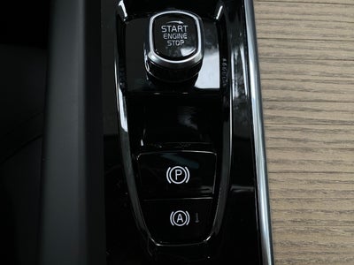 2026 Volvo XC60 B5 AWD Plus