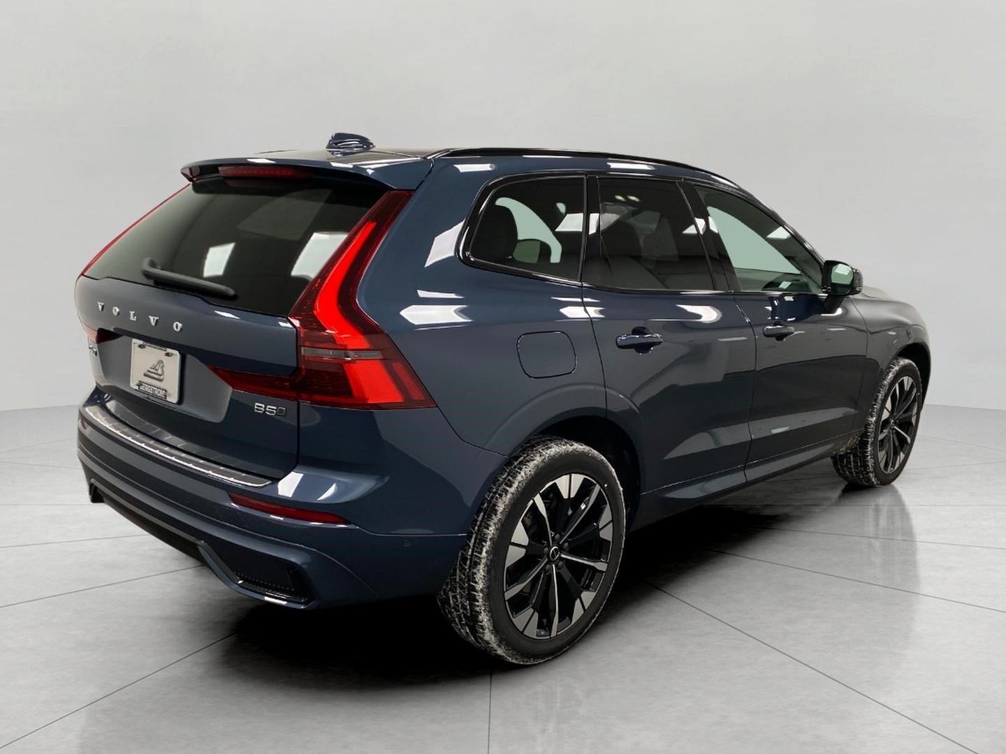 2026 Volvo XC60 B5 AWD Plus