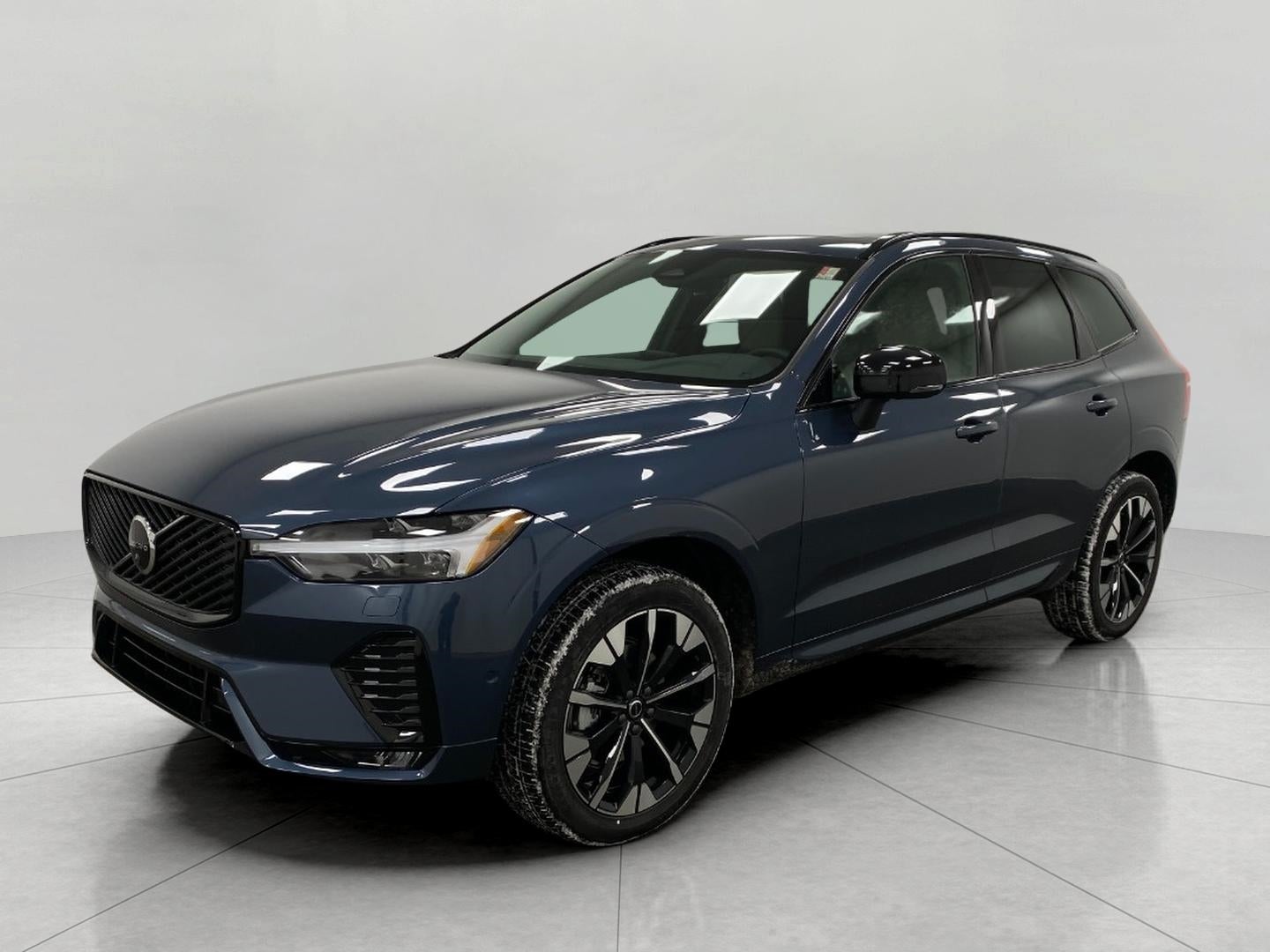 2026 Volvo XC60 B5 AWD Plus