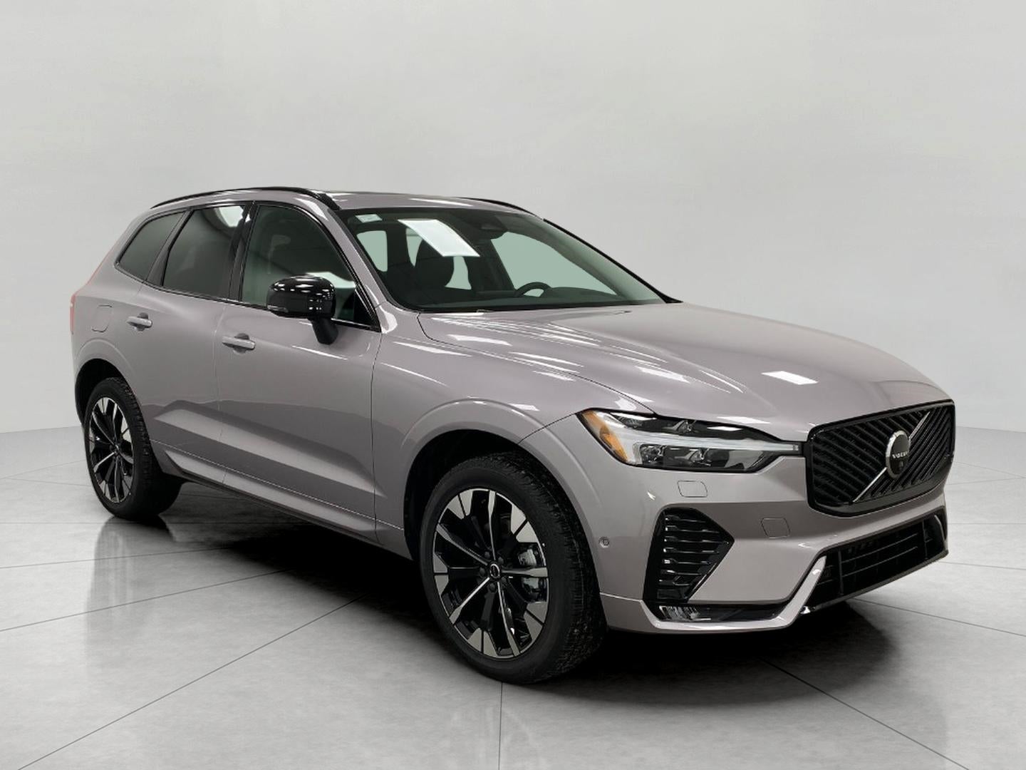 2026 Volvo XC60 B5 AWD Plus