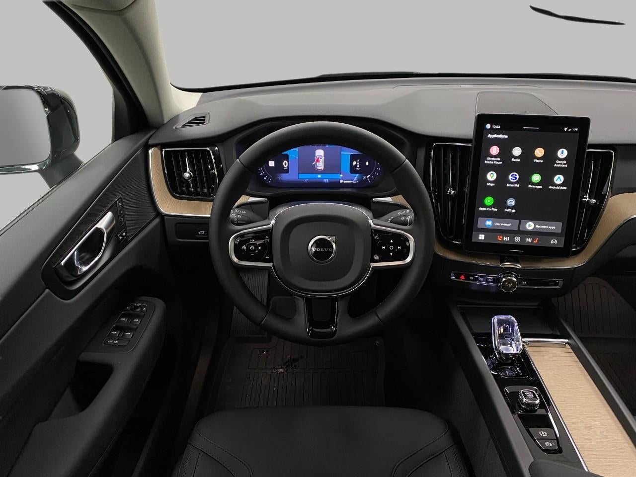 2026 Volvo XC60 B5 AWD Plus