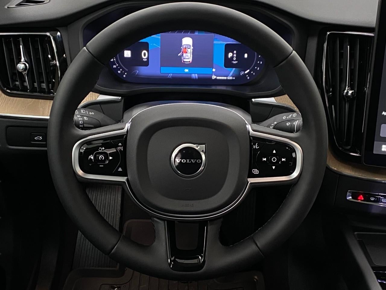 2026 Volvo XC60 B5 AWD Plus