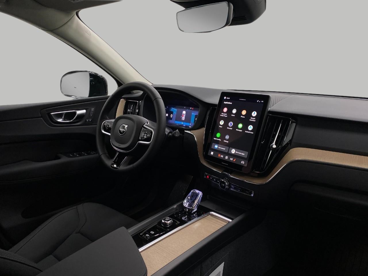 2026 Volvo XC60 B5 AWD Plus