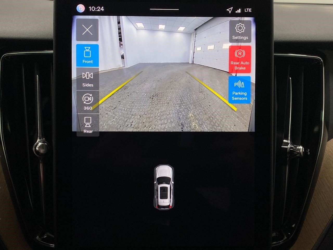 2026 Volvo XC60 B5 AWD Plus