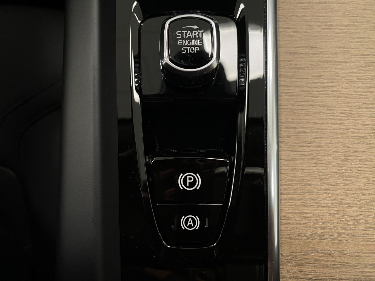 2026 Volvo XC60 B5 AWD Plus