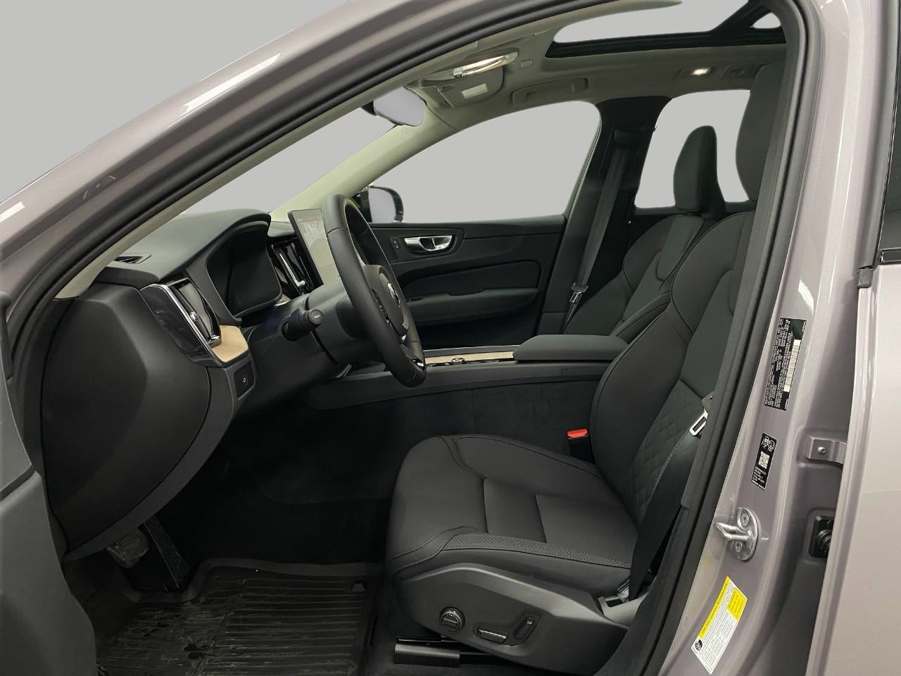 2026 Volvo XC60 B5 AWD Plus