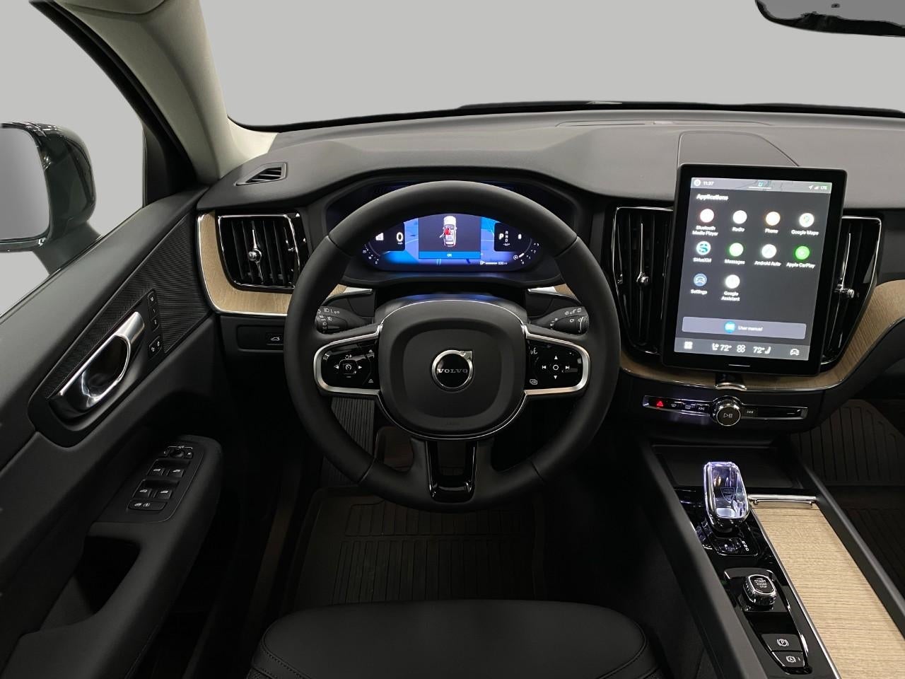 2026 Volvo XC60 B5 AWD Plus
