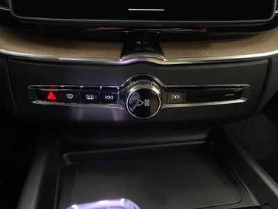 2026 Volvo XC60 B5 AWD Plus