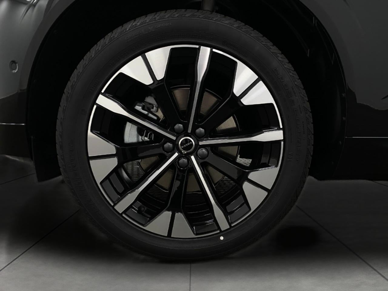 2026 Volvo XC60 B5 AWD Plus