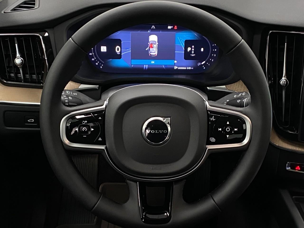 2026 Volvo XC60 B5 AWD Plus