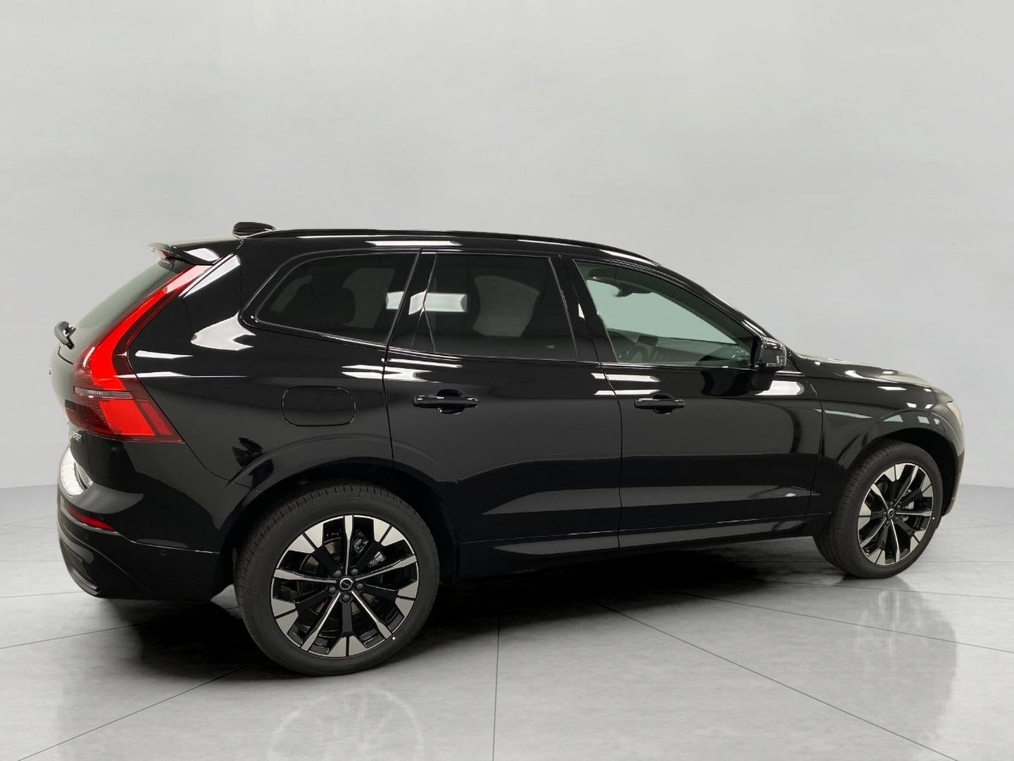 2026 Volvo XC60 B5 AWD Plus