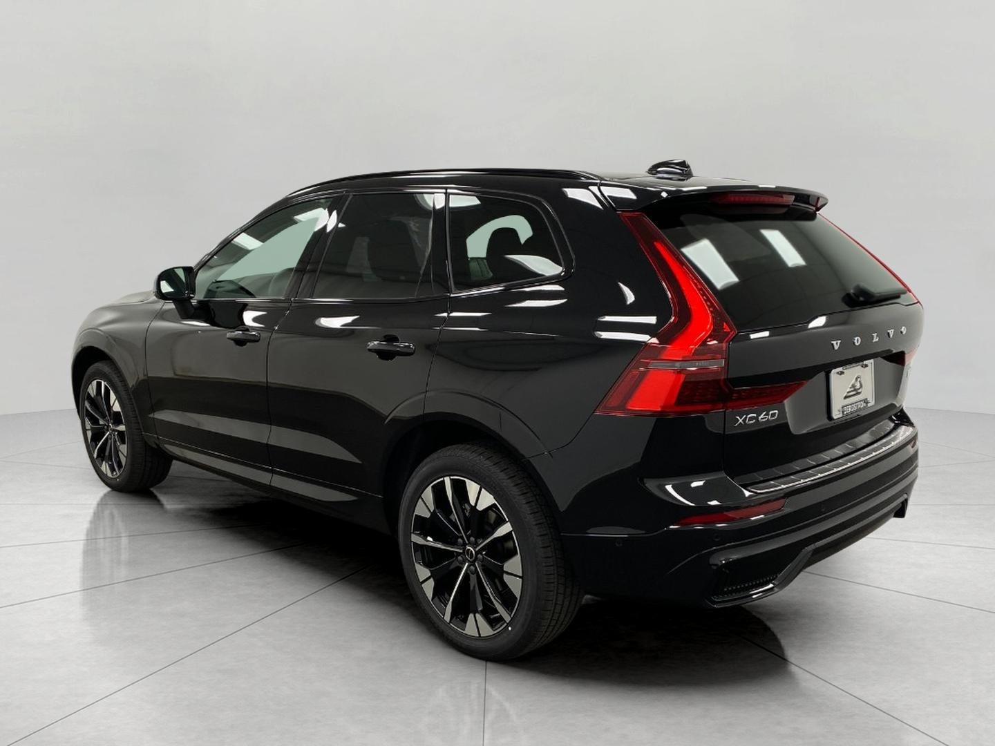 2026 Volvo XC60 B5 AWD Plus