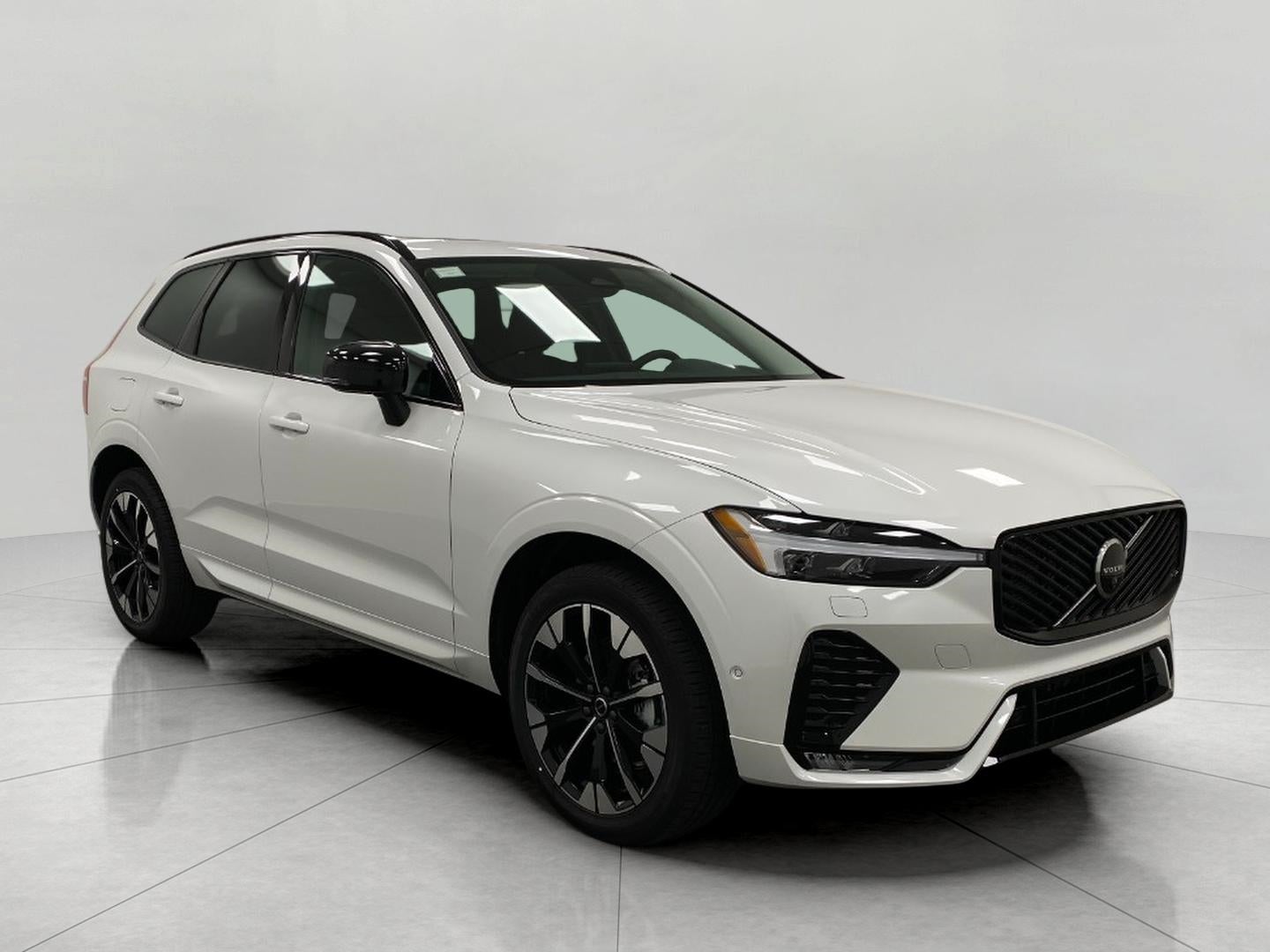 2026 Volvo XC60 B5 AWD Plus
