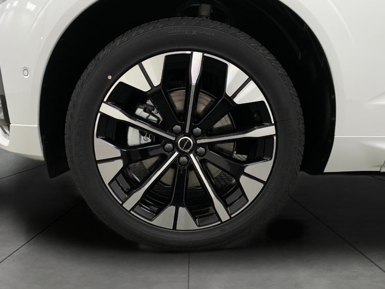 2026 Volvo XC60 B5 AWD Plus