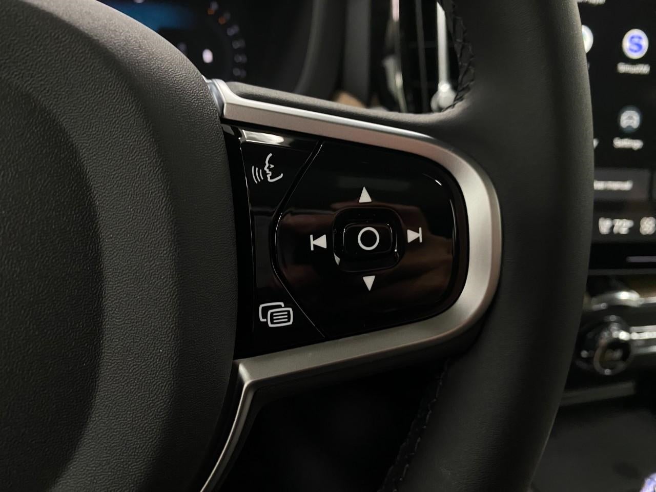 2026 Volvo XC60 B5 AWD Plus